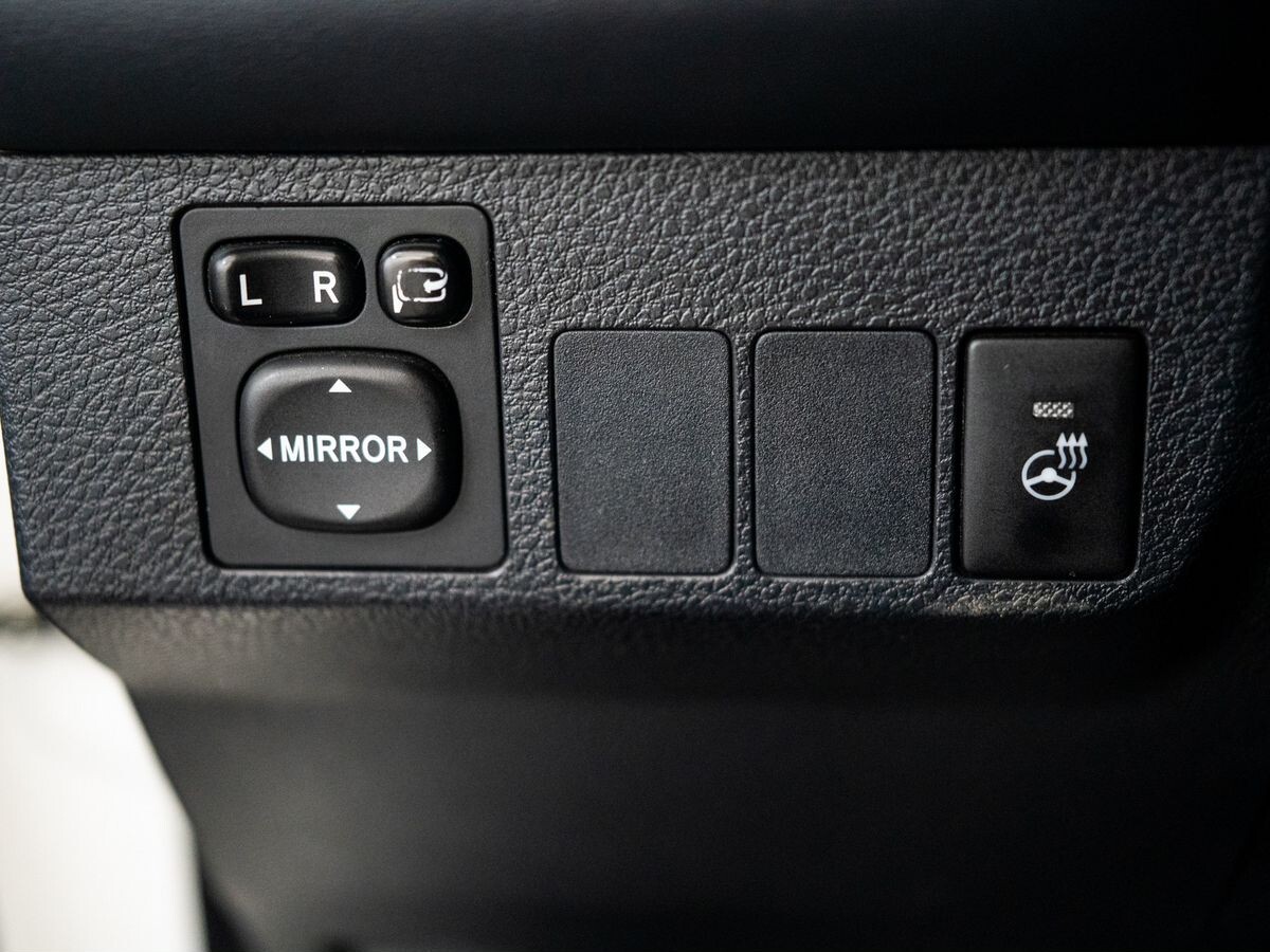Toyota RAV4 2017 - фото автомобиля