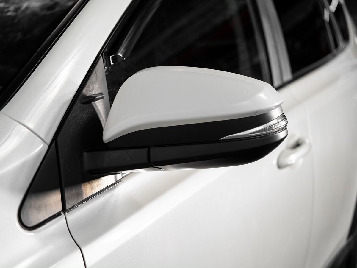 Toyota RAV4 2017 - фото автомобиля