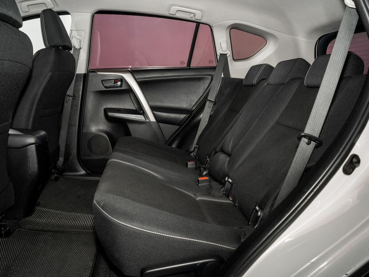 Toyota RAV4 2017 - фото автомобиля