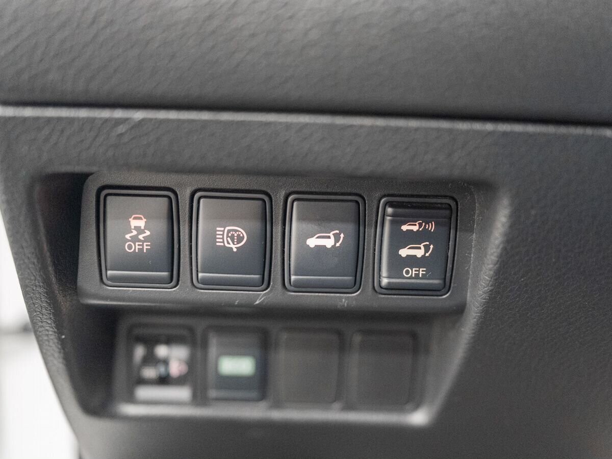 Nissan X-Trail 2015 - фото автомобиля