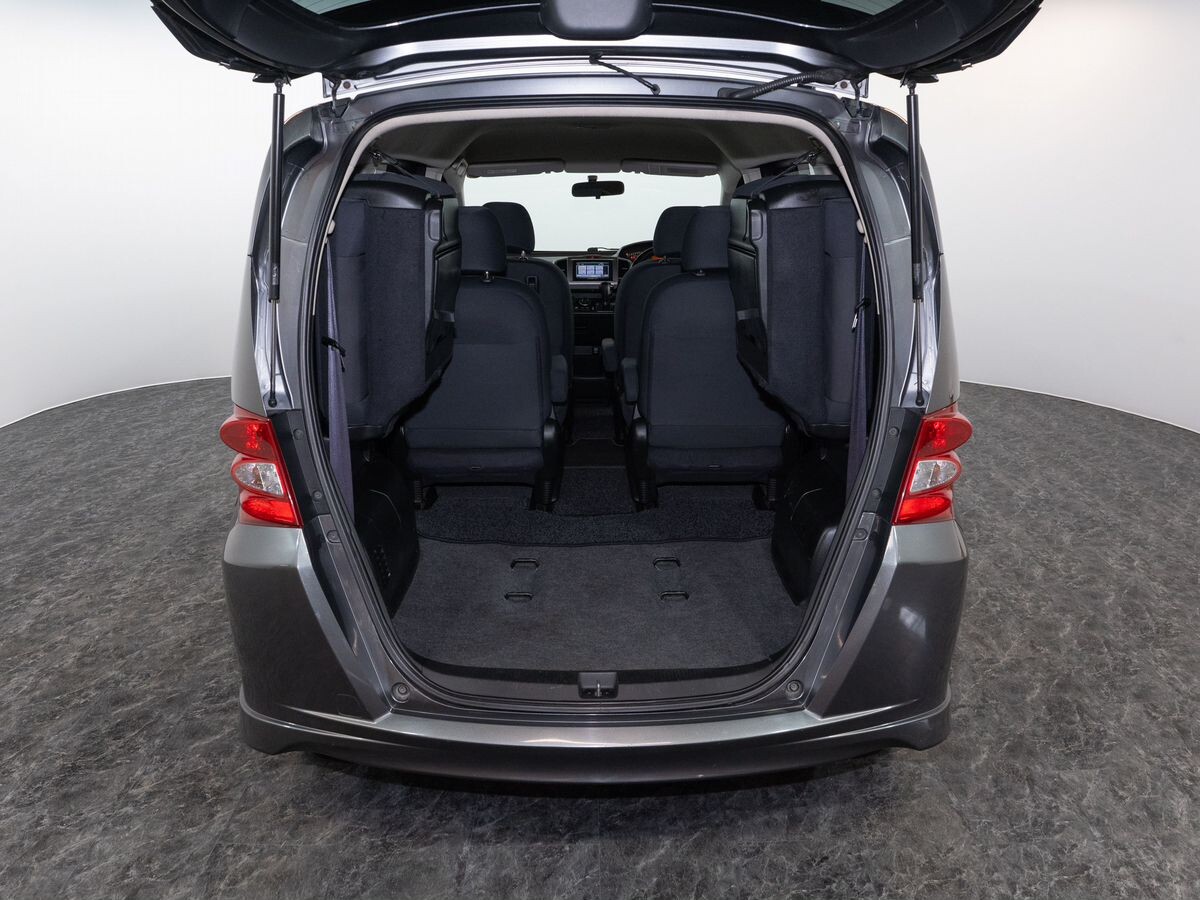 Honda Freed 2008 - фото автомобиля