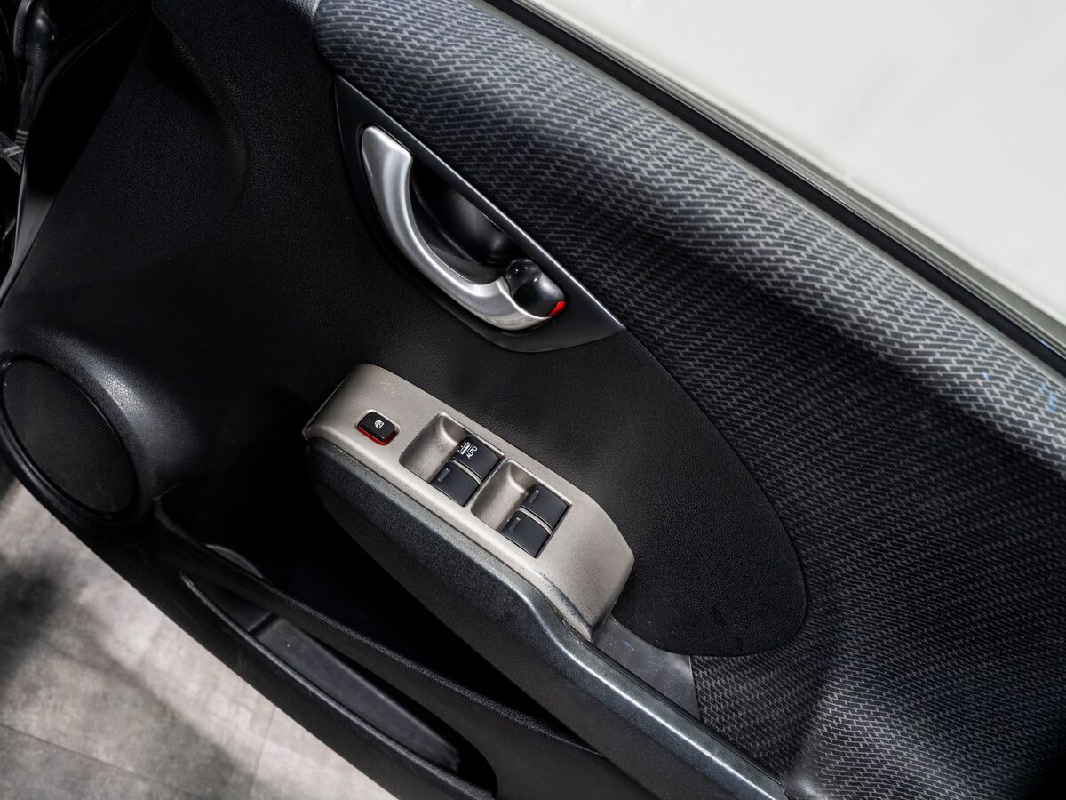 Honda Fit 2012 - фото автомобиля