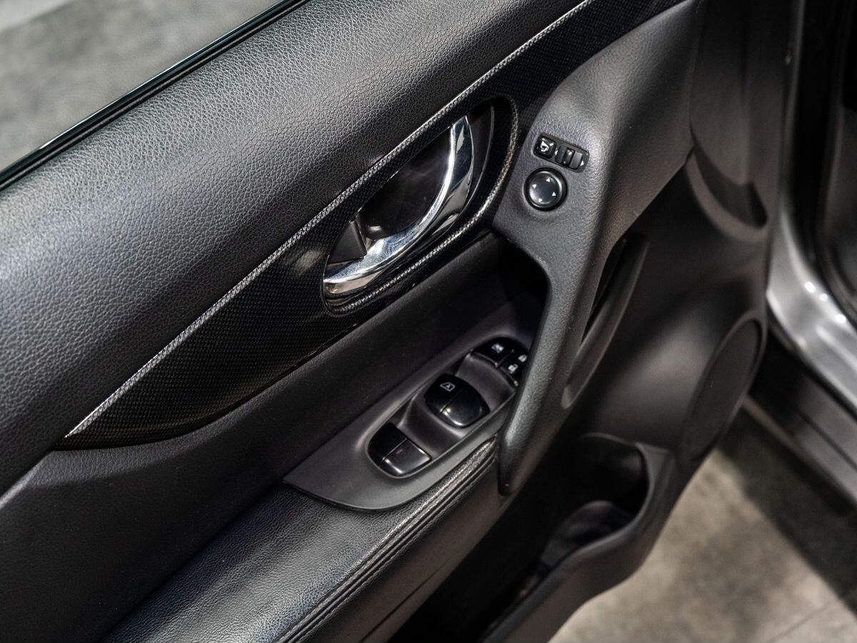 Nissan X-Trail 2015 - фото автомобиля