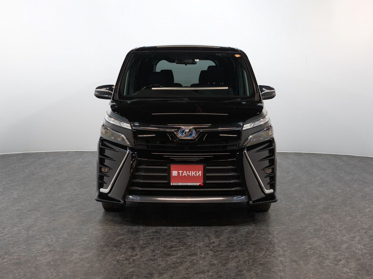 Toyota Voxy 2018 - фото автомобиля