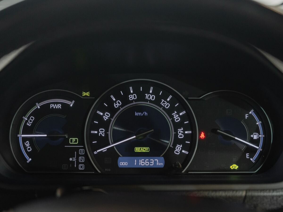 Toyota Voxy 2018 - фото автомобиля
