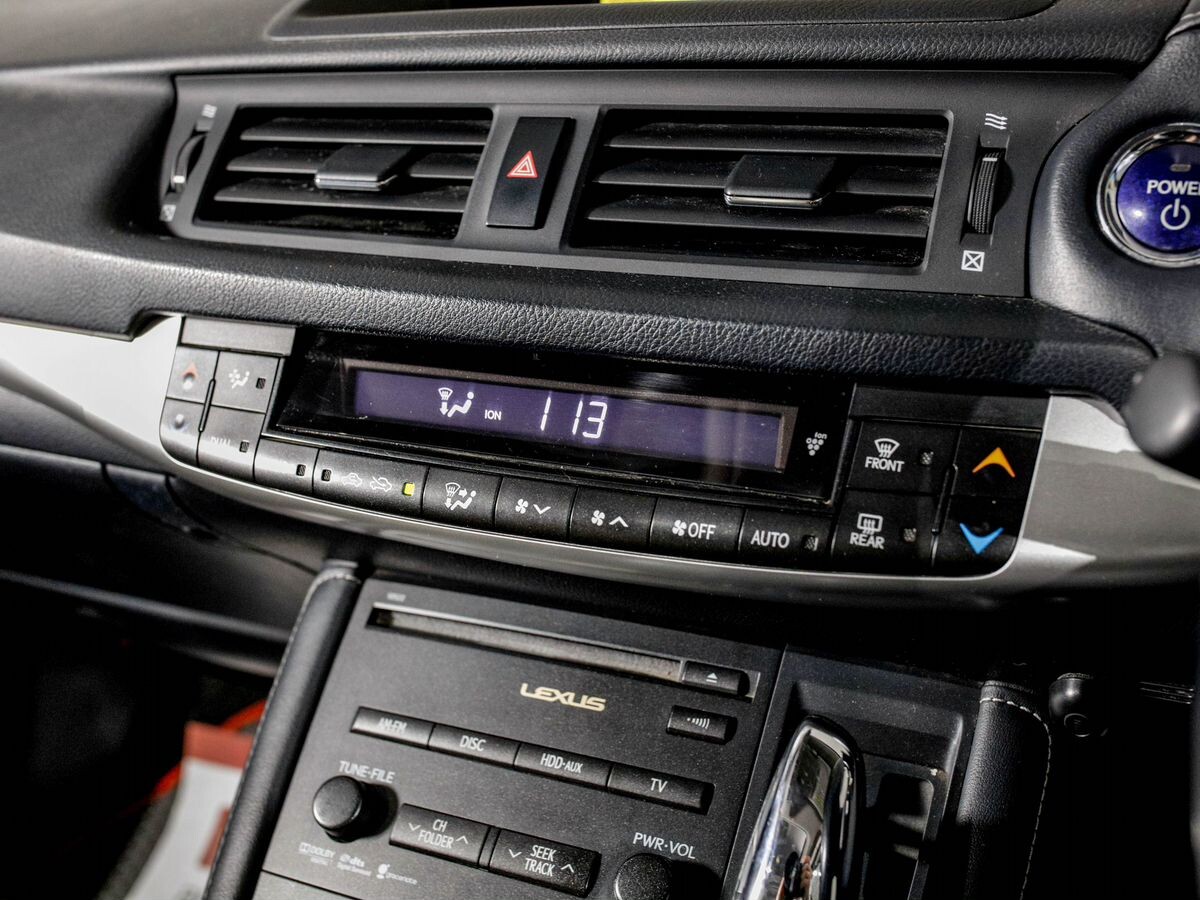 Lexus CT200h 2012 - фото автомобиля