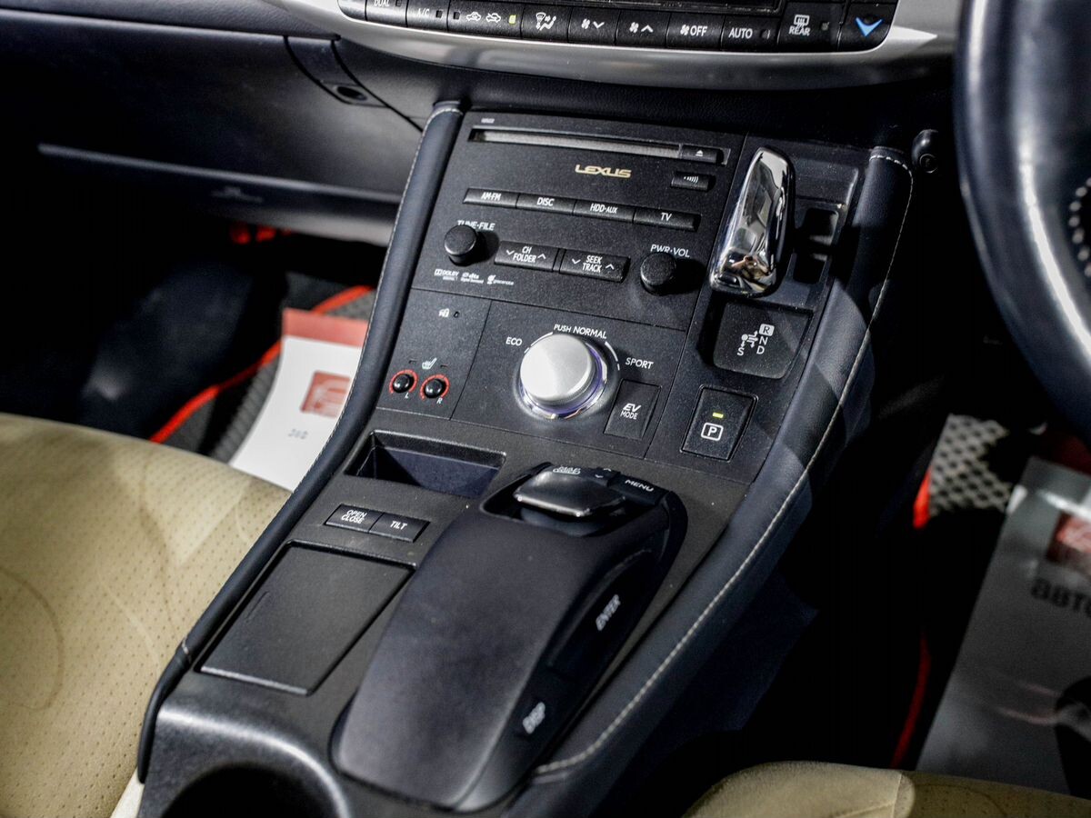 Lexus CT200h 2012 - фото автомобиля