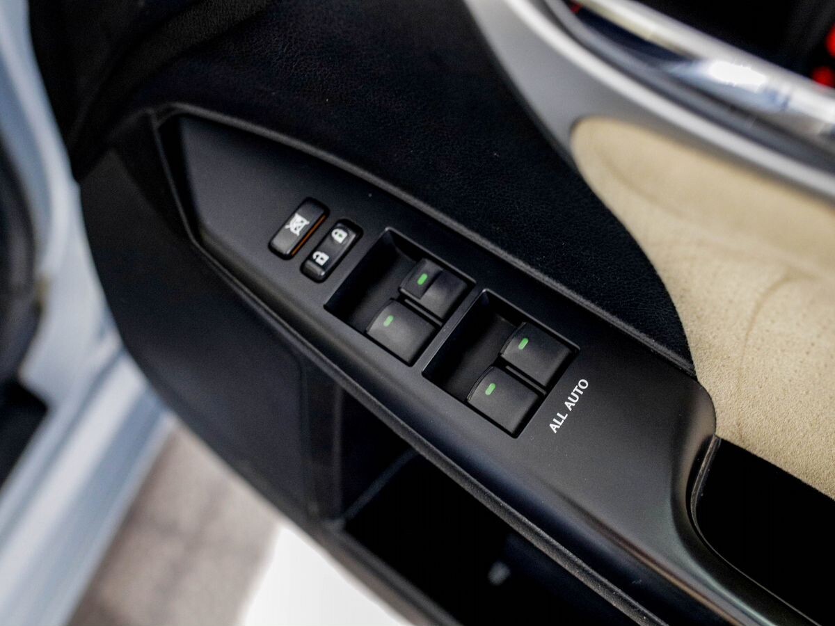 Lexus CT200h 2012 - фото автомобиля
