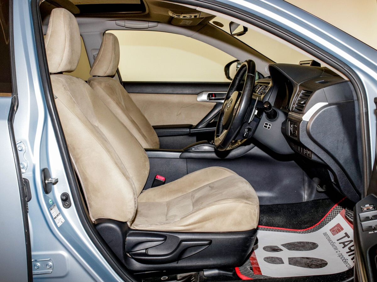 Lexus CT200h 2012 - фото автомобиля
