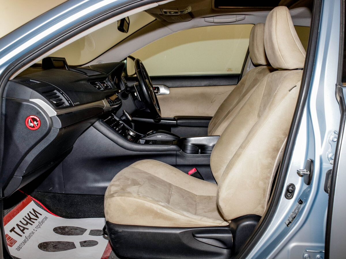 Lexus CT200h 2012 - фото автомобиля