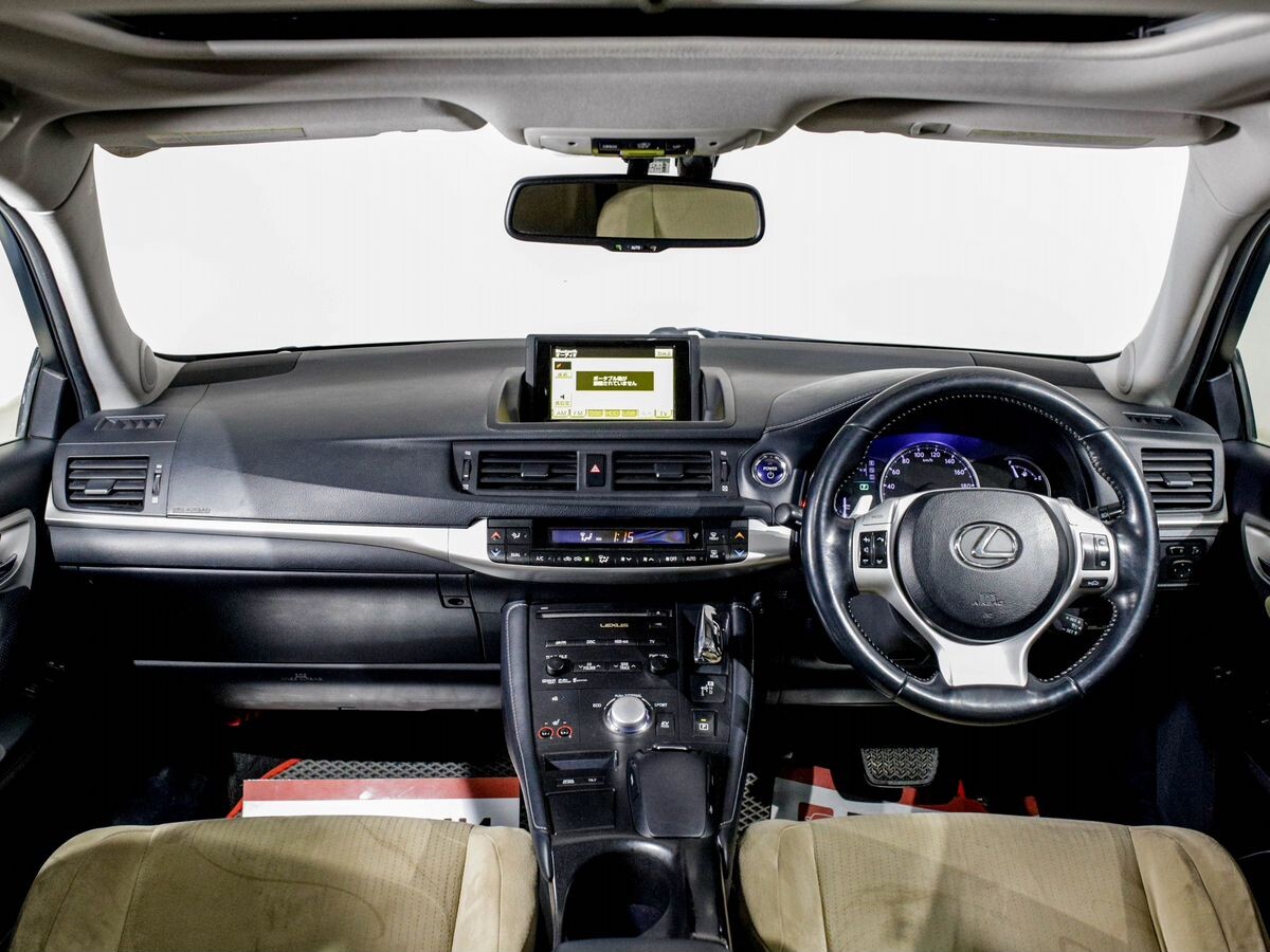 Lexus CT200h 2012 - фото автомобиля