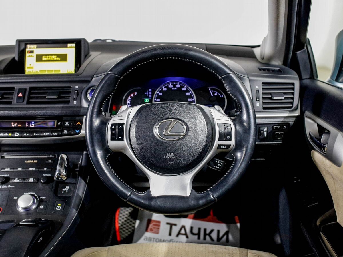 Lexus CT200h 2012 - фото автомобиля