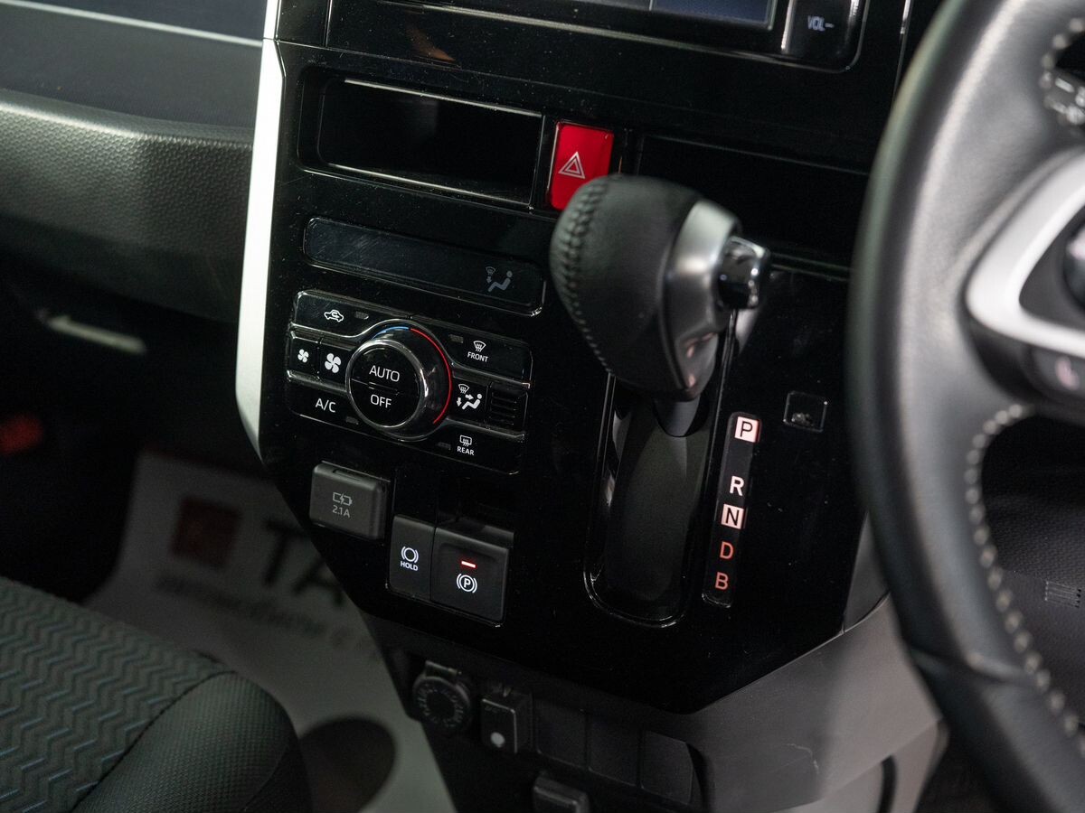 Toyota Roomy 2022 - фото автомобиля