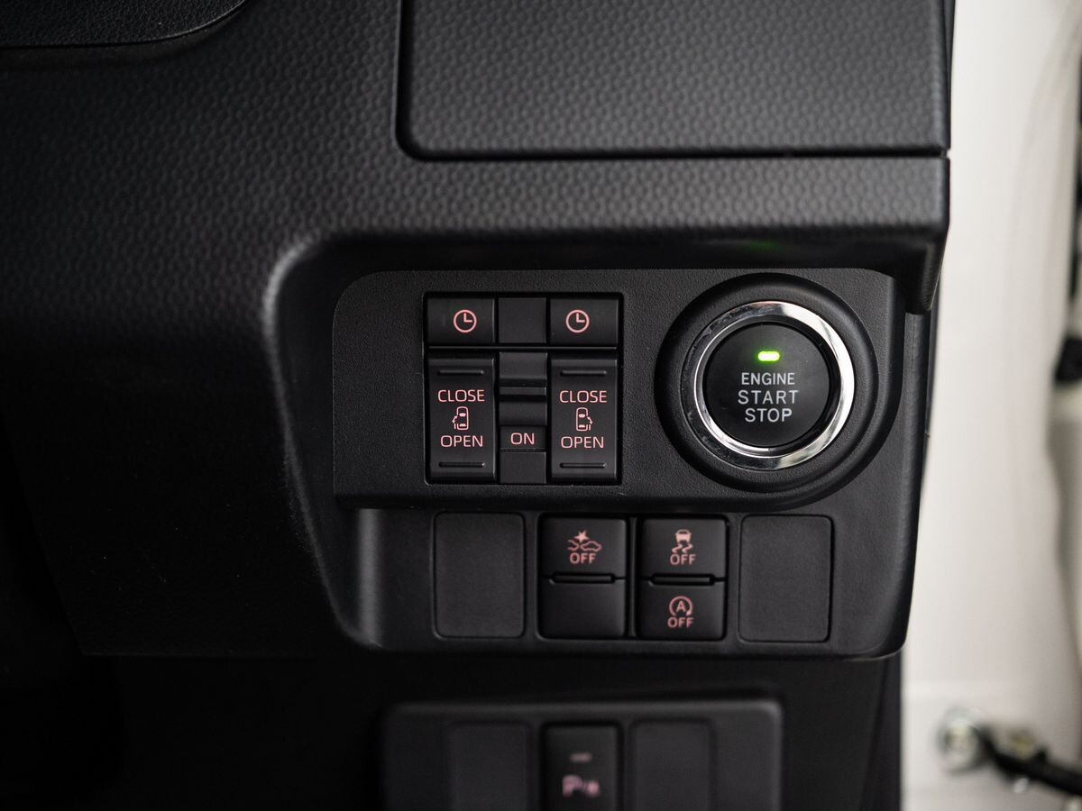 Toyota Roomy 2022 - фото автомобиля