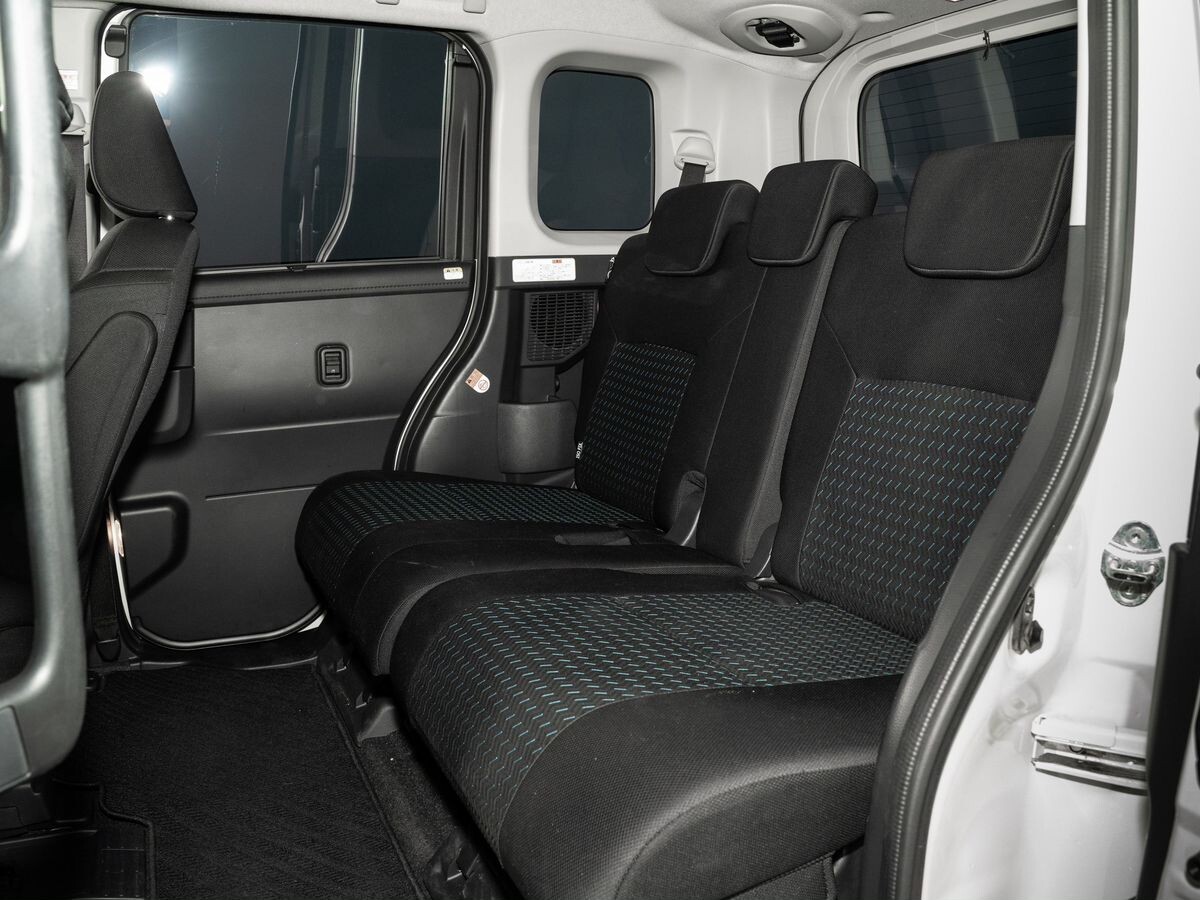Toyota Roomy 2022 - фото автомобиля