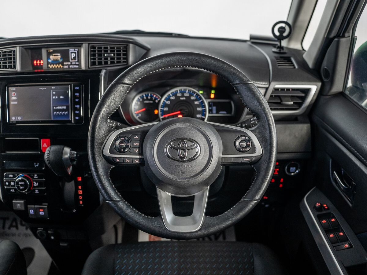 Toyota Roomy 2022 - фото автомобиля