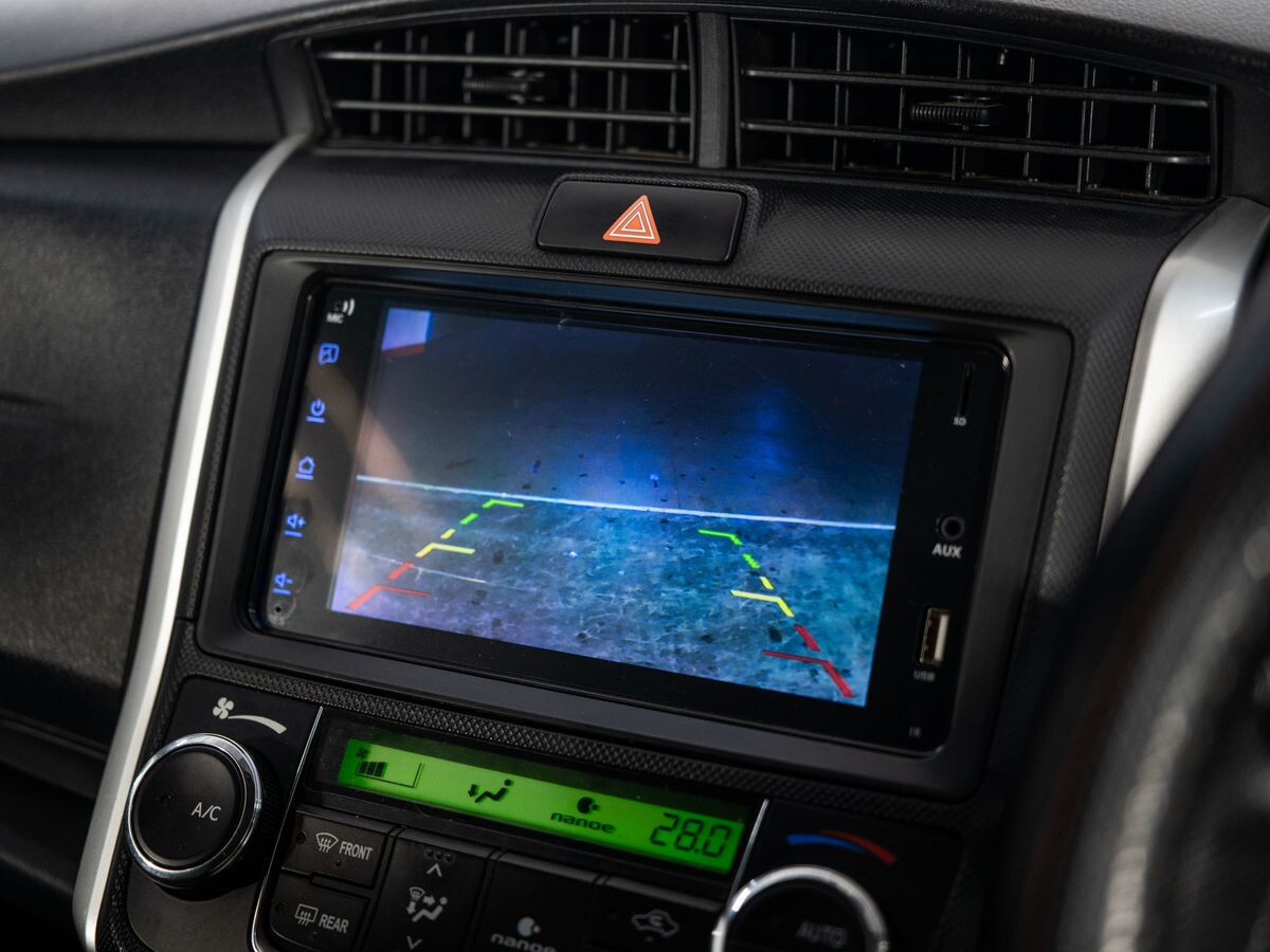 Toyota Corolla Fielder 2015 - фото автомобиля