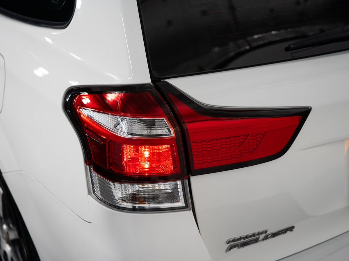 Toyota Corolla Fielder 2015 - фото автомобиля
