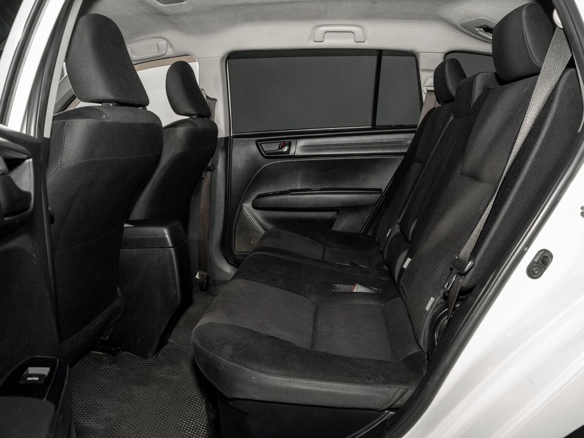 Toyota Corolla Fielder 2015 - фото автомобиля