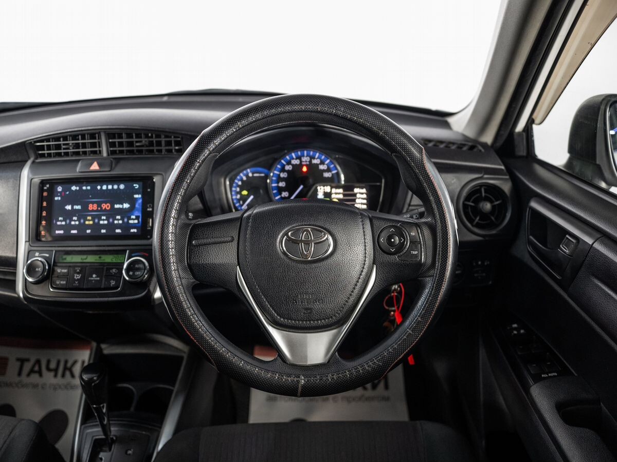 Toyota Corolla Fielder 2015 - фото автомобиля