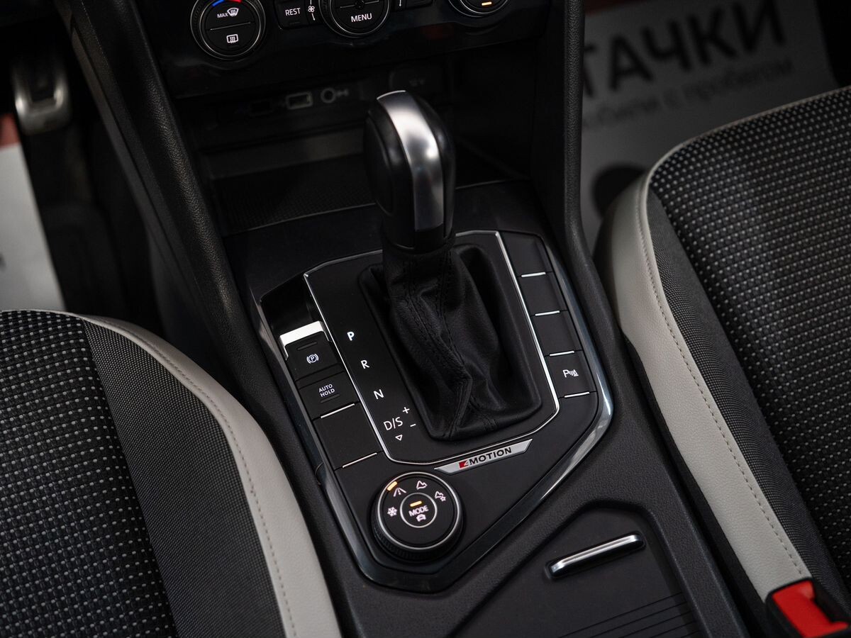 Volkswagen Tiguan 2019 - фото автомобиля