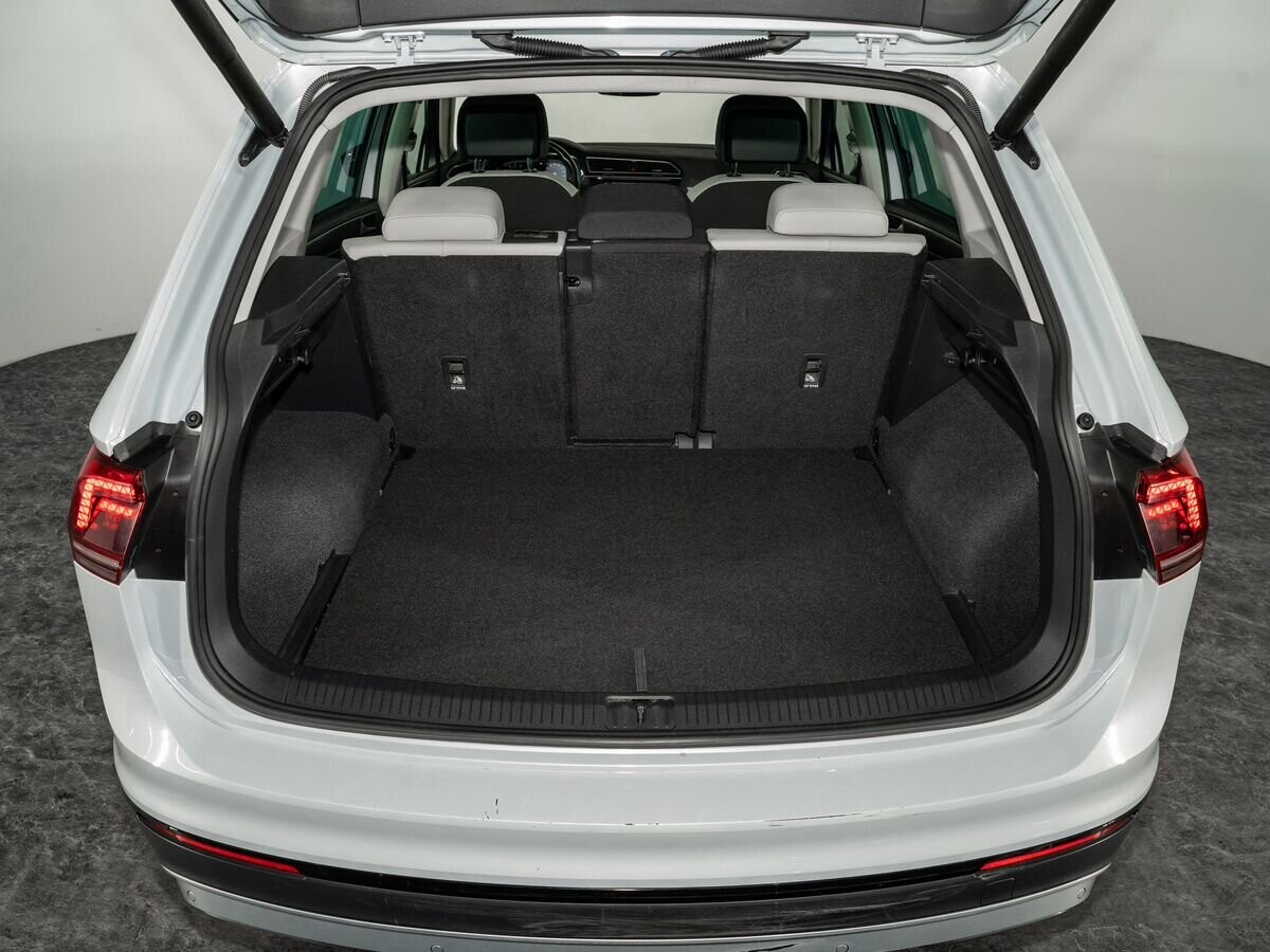 Volkswagen Tiguan 2019 - фото автомобиля