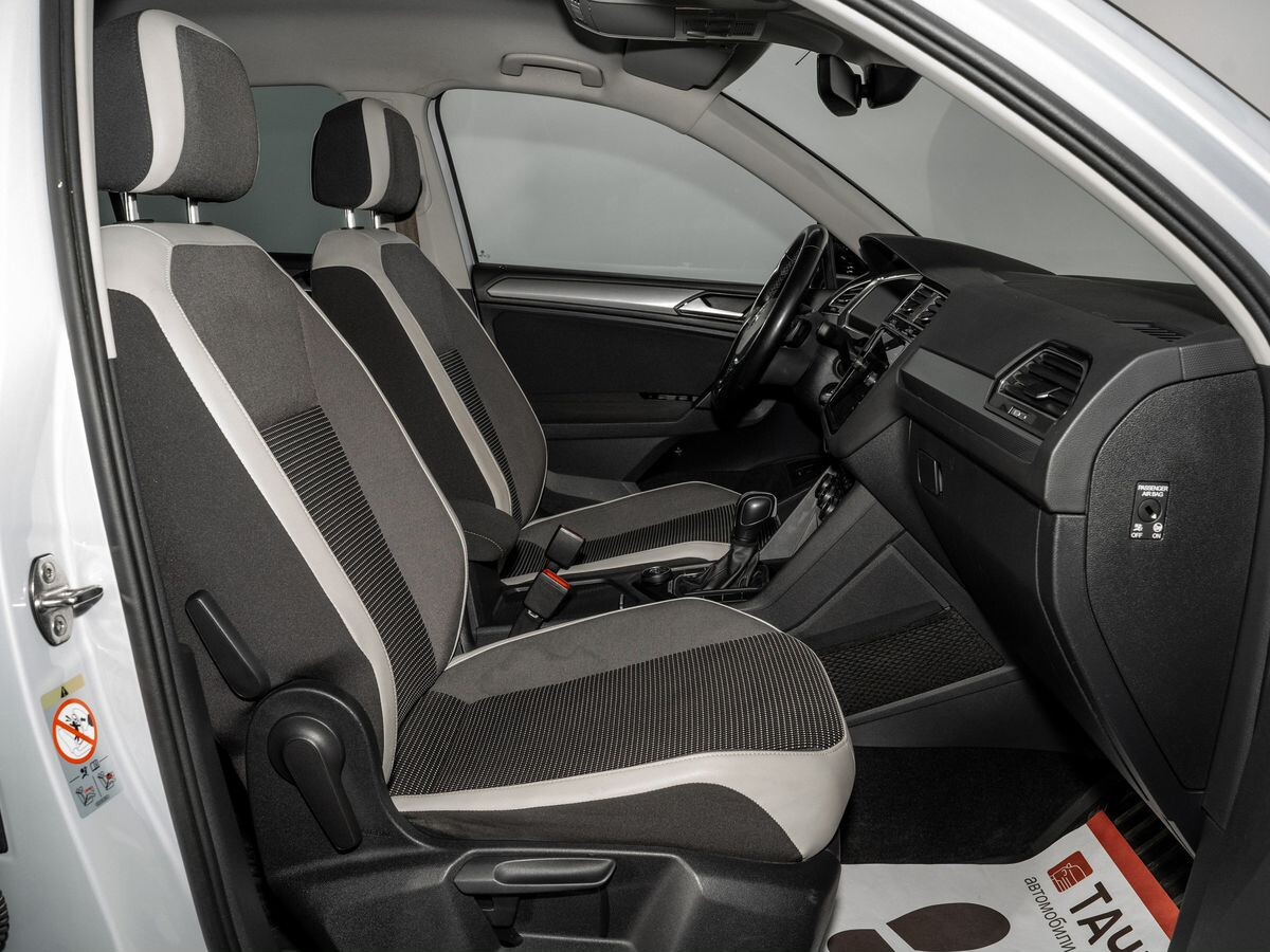 Volkswagen Tiguan 2019 - фото автомобиля