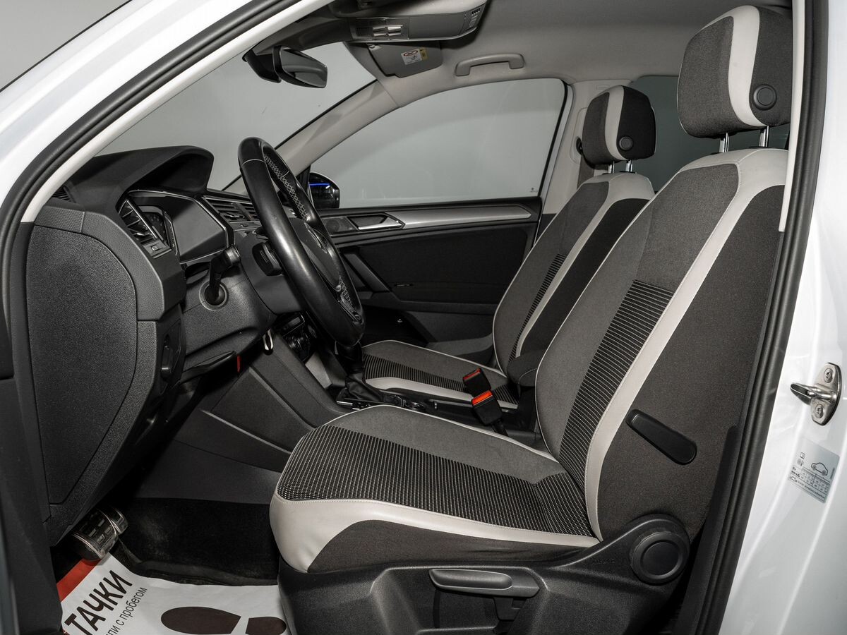 Volkswagen Tiguan 2019 - фото автомобиля