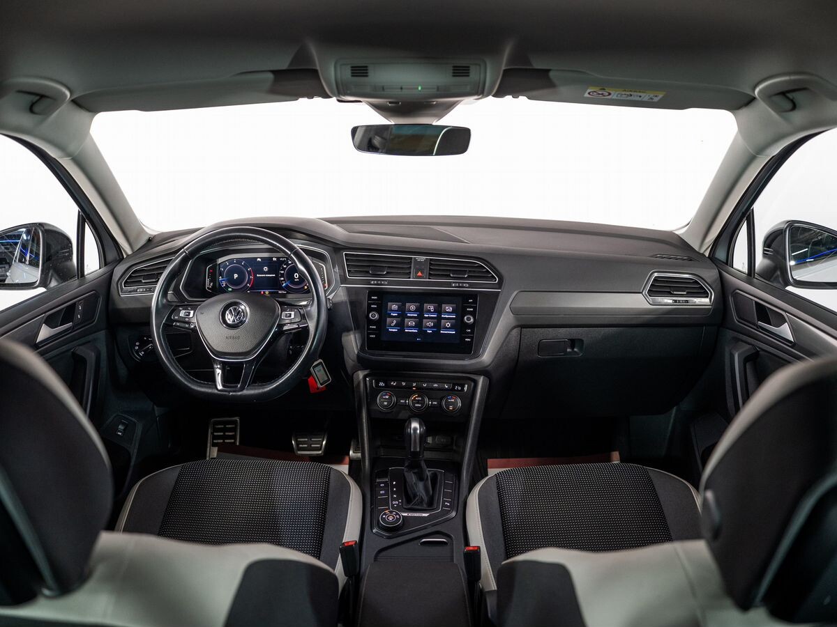 Volkswagen Tiguan 2019 - фото автомобиля