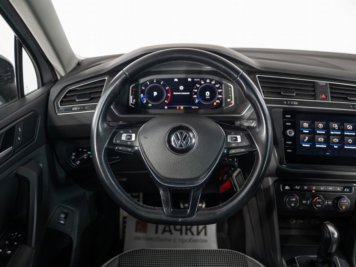 Volkswagen Tiguan 2019 - фото автомобиля