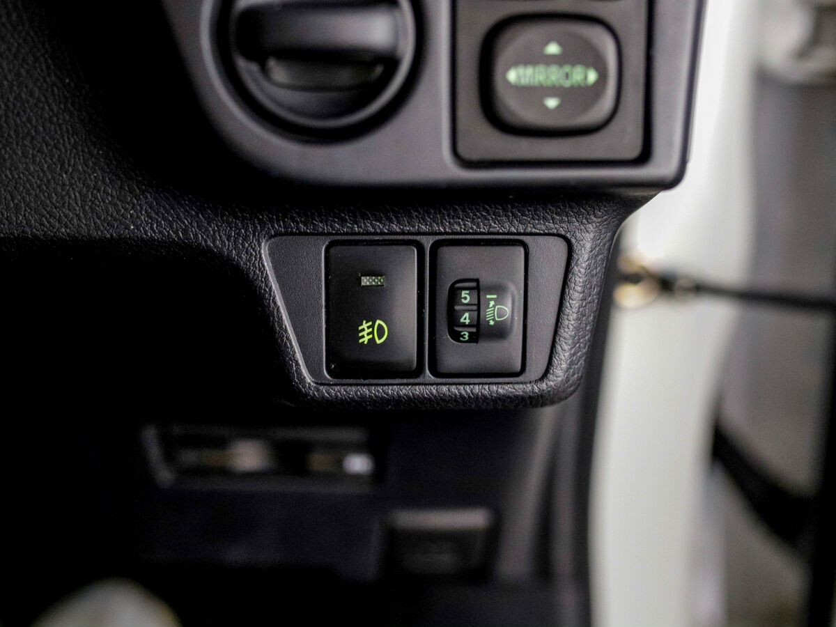 Toyota Corolla Axio 2014 - фото автомобиля