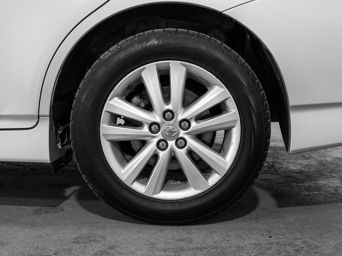 Toyota Wish 2009 - фото автомобиля