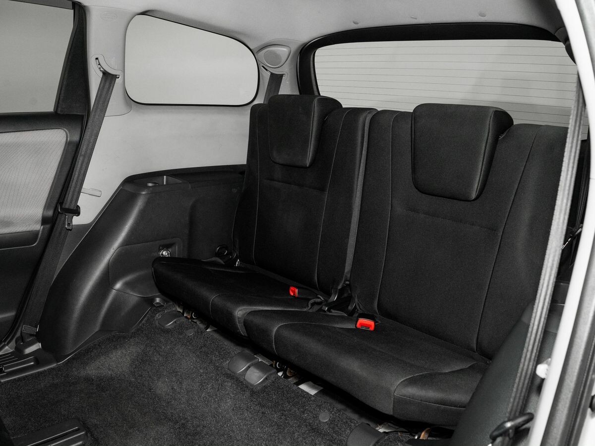 Toyota Wish 2009 - фото автомобиля