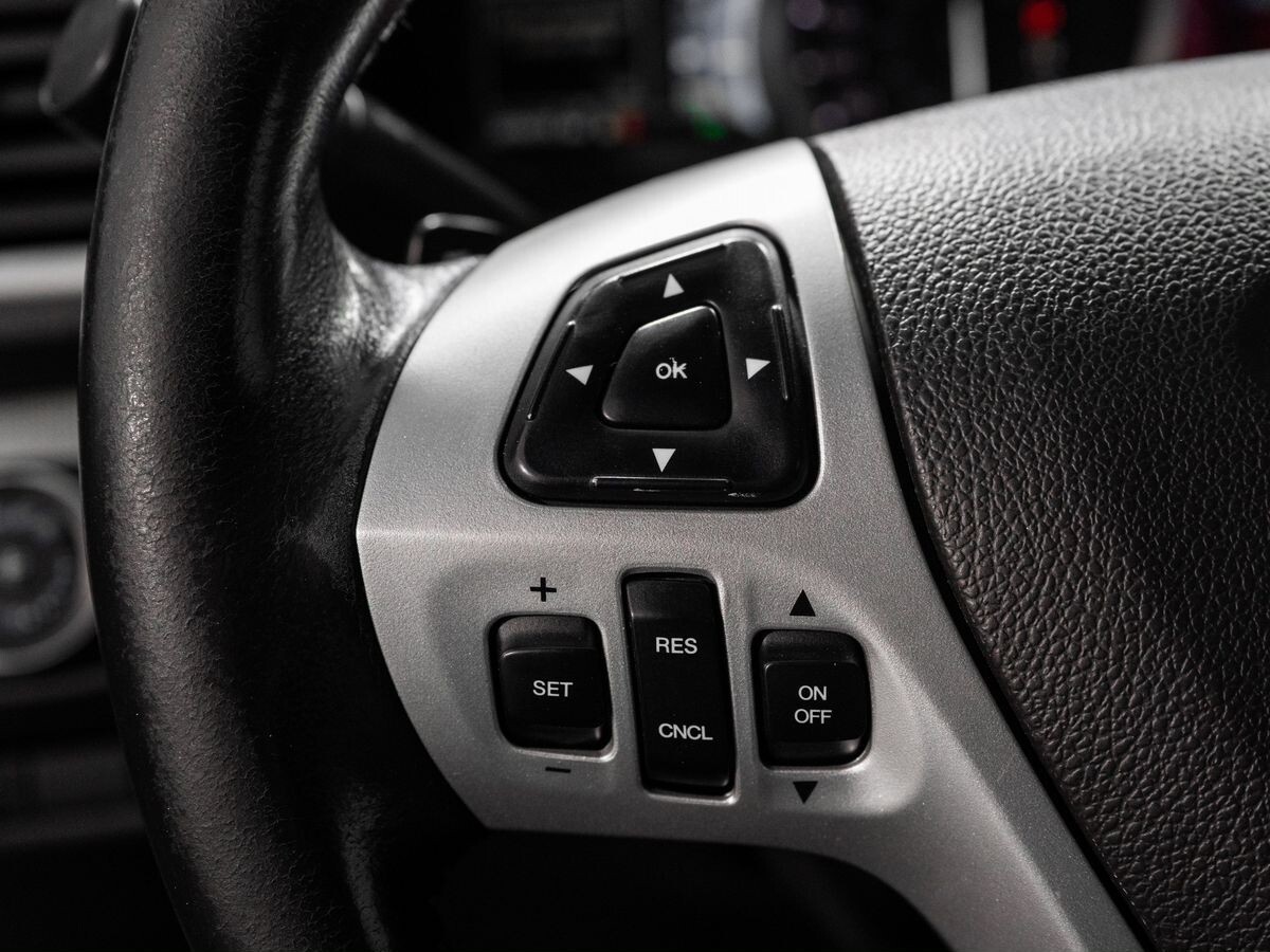 Ford Explorer 2013 - фото автомобиля