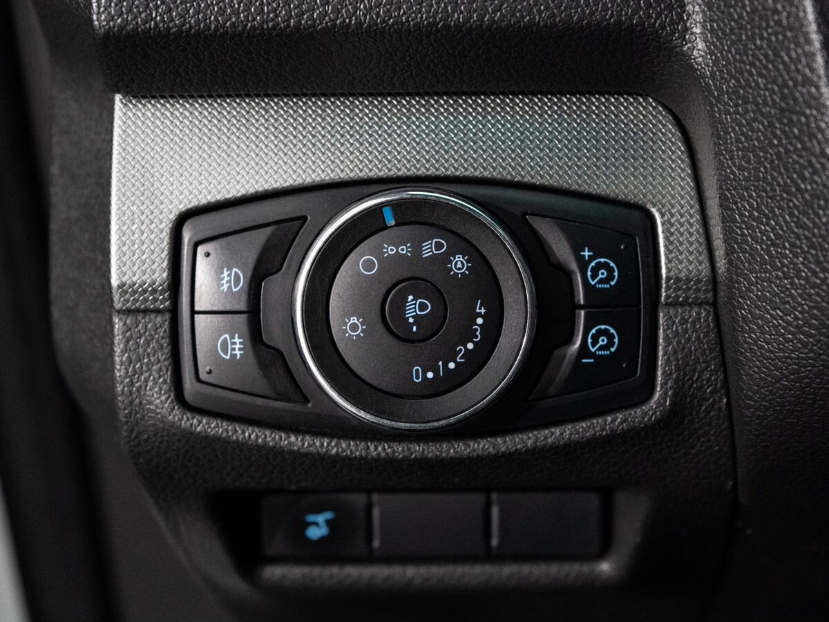 Ford Explorer 2013 - фото автомобиля