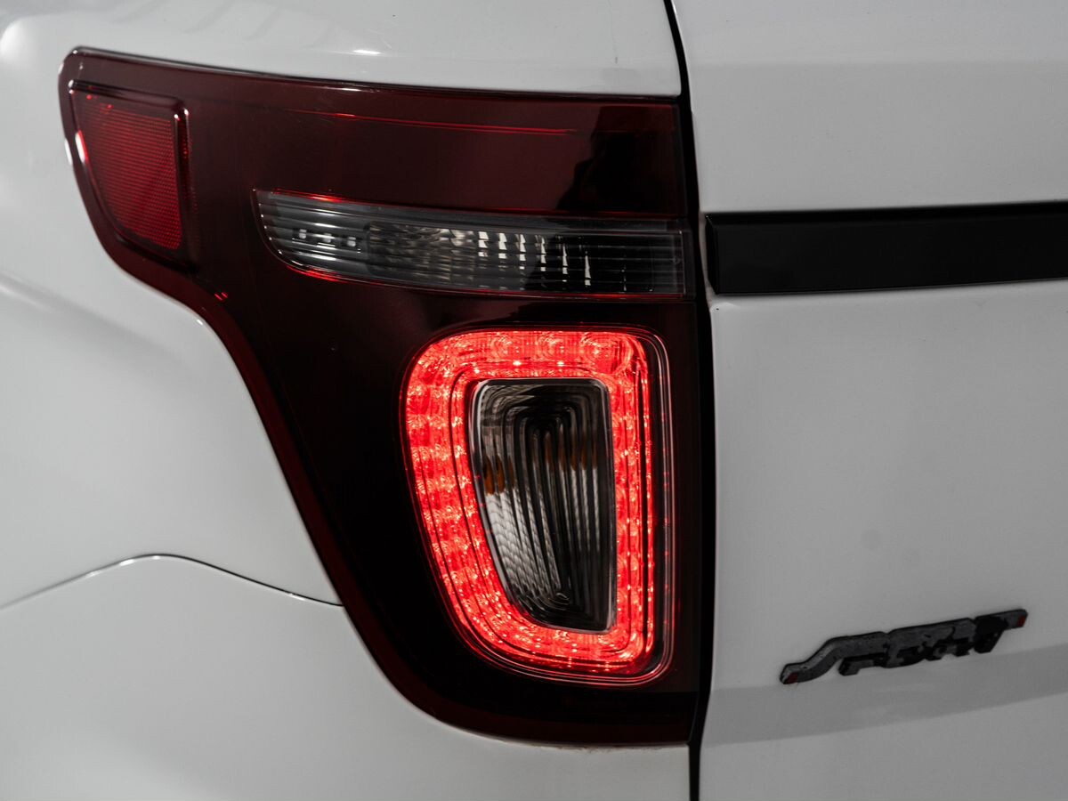 Ford Explorer 2013 - фото автомобиля