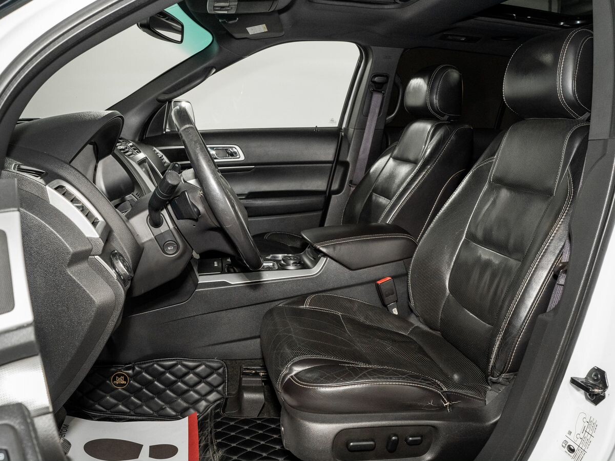Ford Explorer 2013 - фото автомобиля