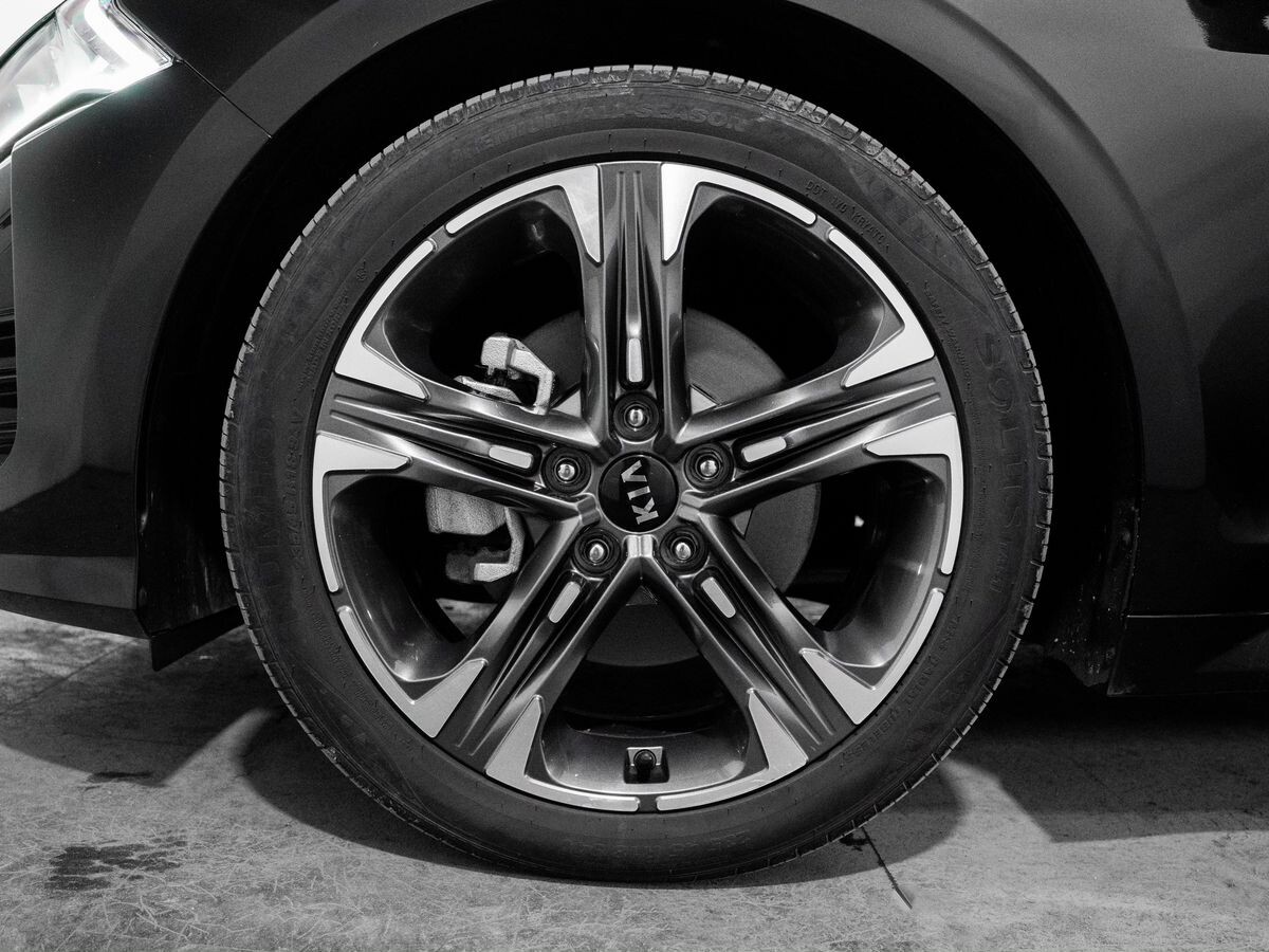 Kia K5 2021 - фото автомобиля