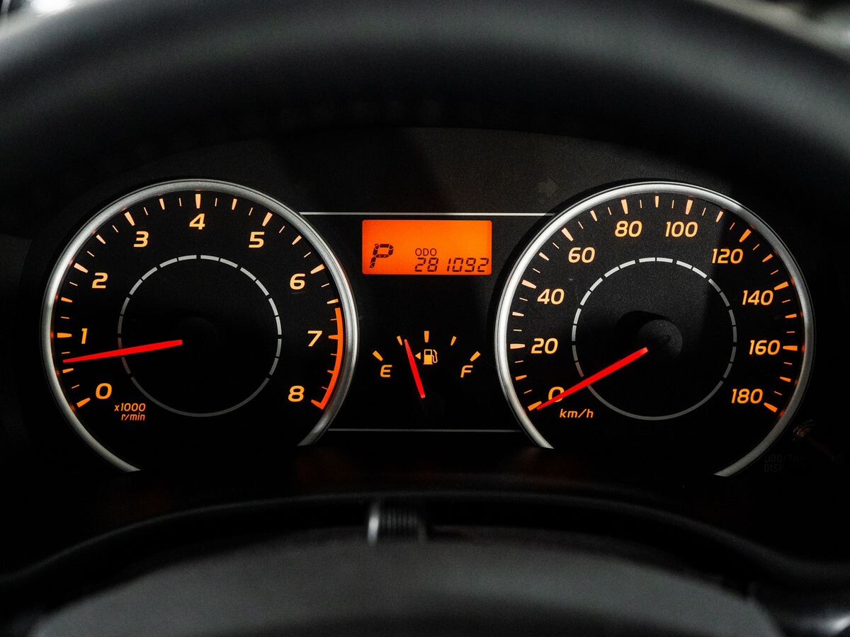 Toyota Wish 2011 - фото автомобиля