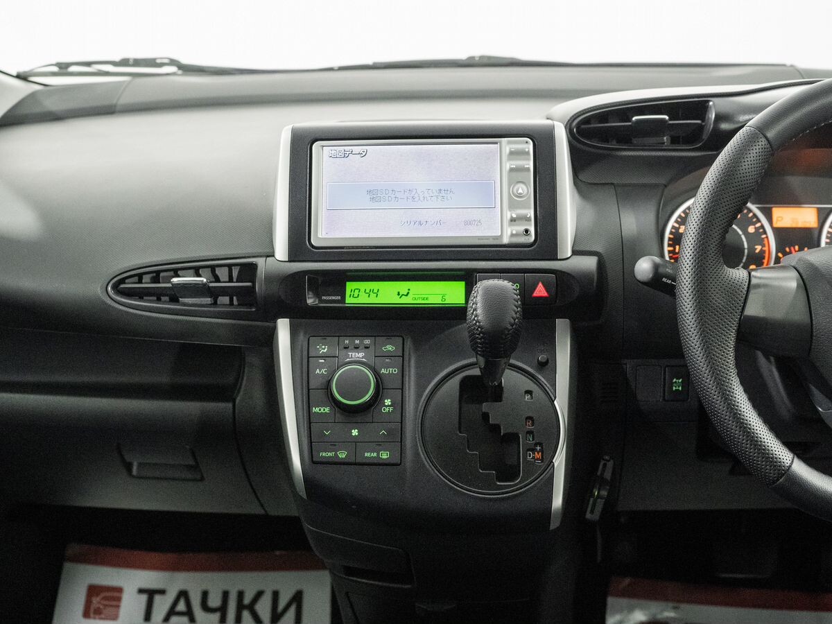 Toyota Wish 2011 - фото автомобиля