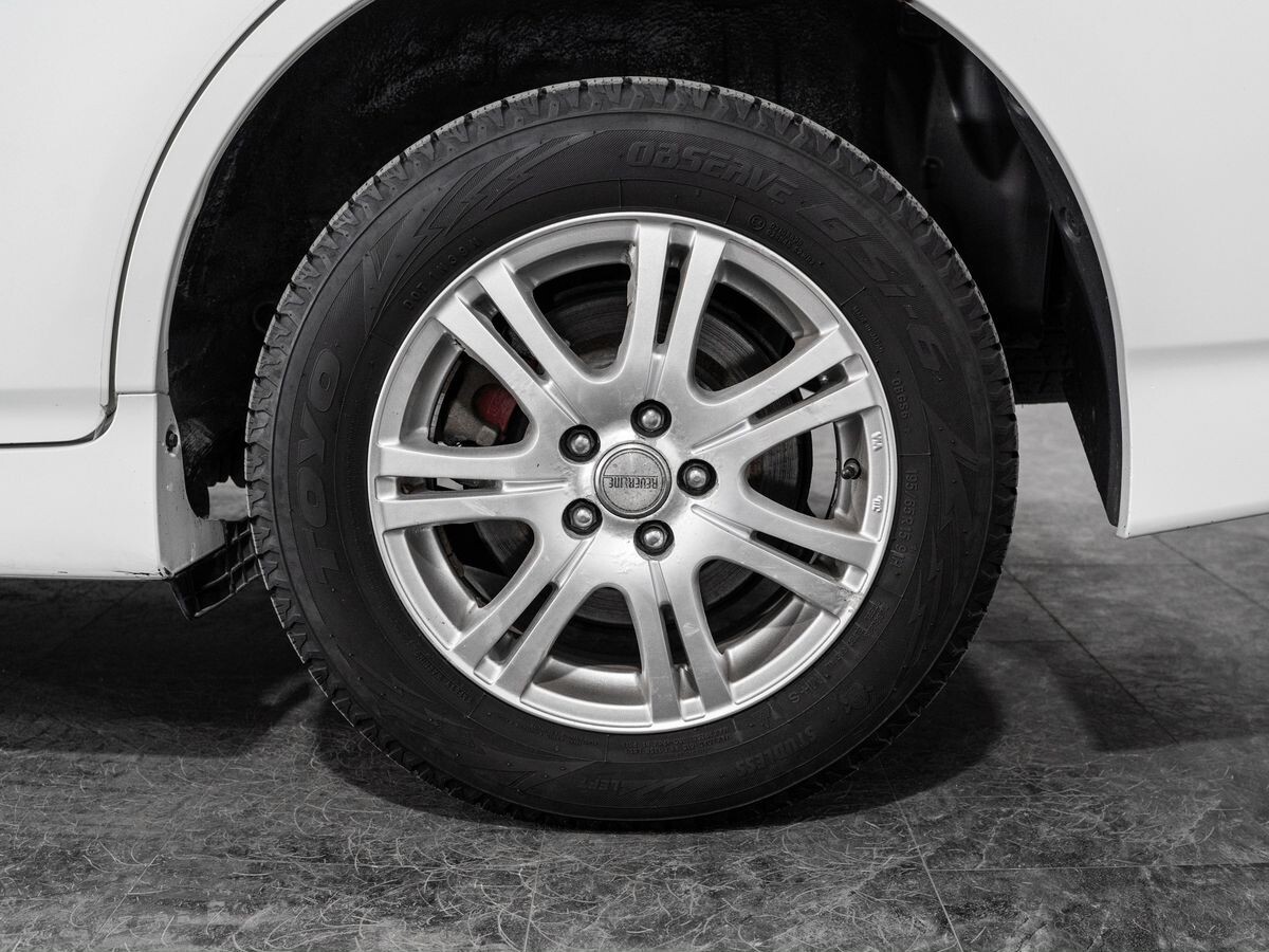 Toyota Wish 2011 - фото автомобиля