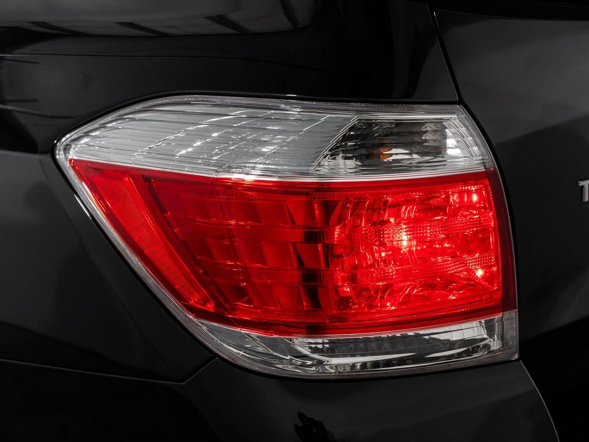 Toyota Highlander 2013 - фото автомобиля