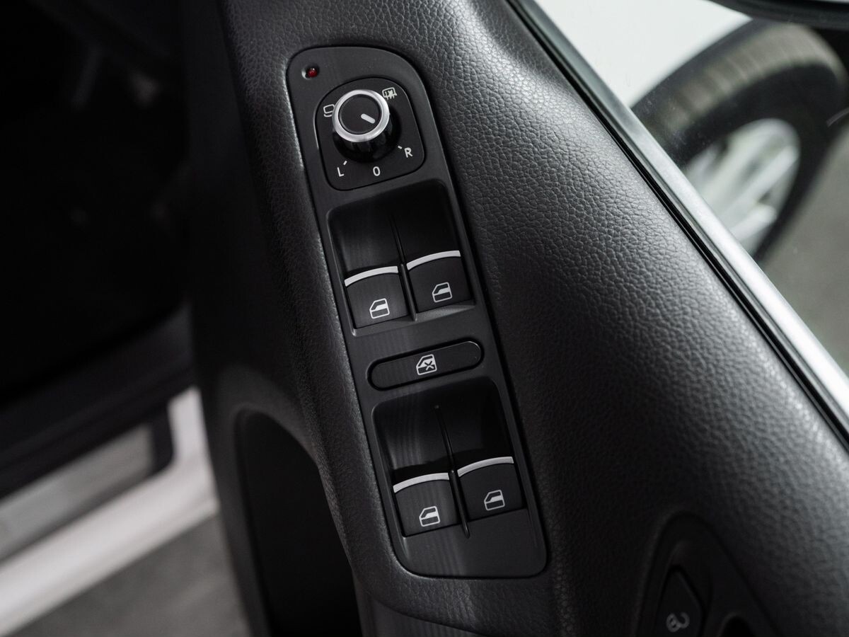 Volkswagen Tiguan 2013 - фото автомобиля