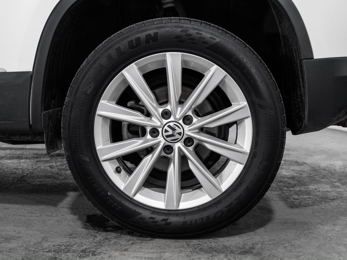 Volkswagen Tiguan 2013 - фото автомобиля