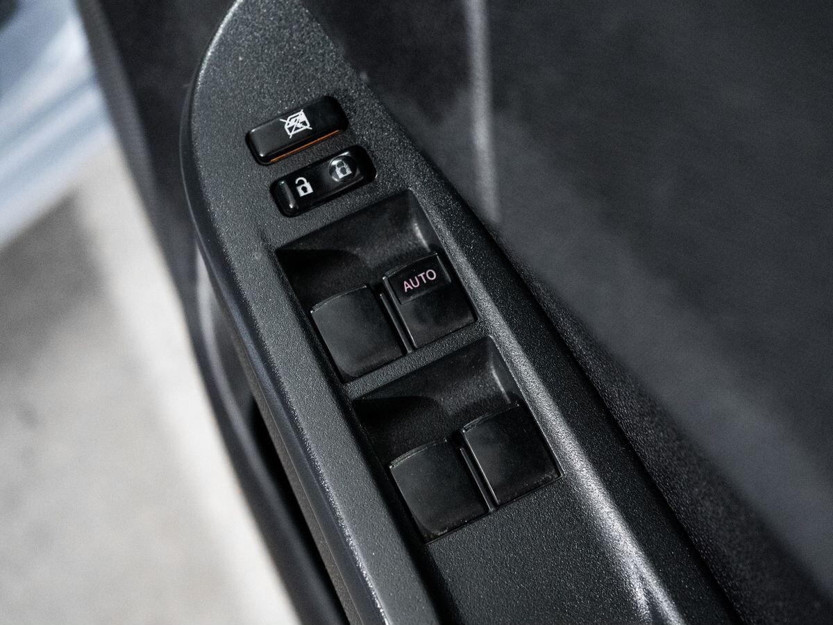 Toyota Ractis 2013 - фото автомобиля
