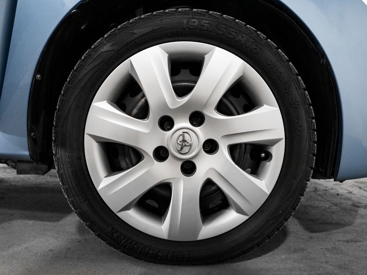 Toyota Ractis 2013 - фото автомобиля