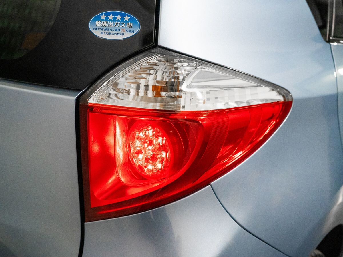Toyota Ractis 2013 - фото автомобиля