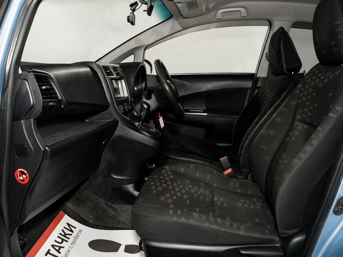 Toyota Ractis 2013 - фото автомобиля