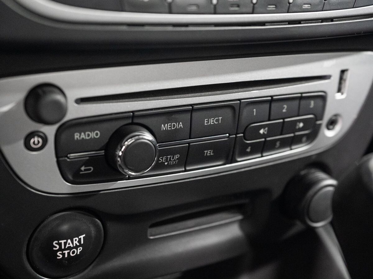 Renault Fluence 2015 - фото автомобиля