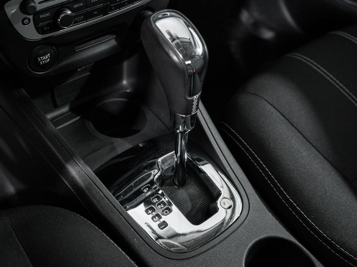 Renault Fluence 2015 - фото автомобиля